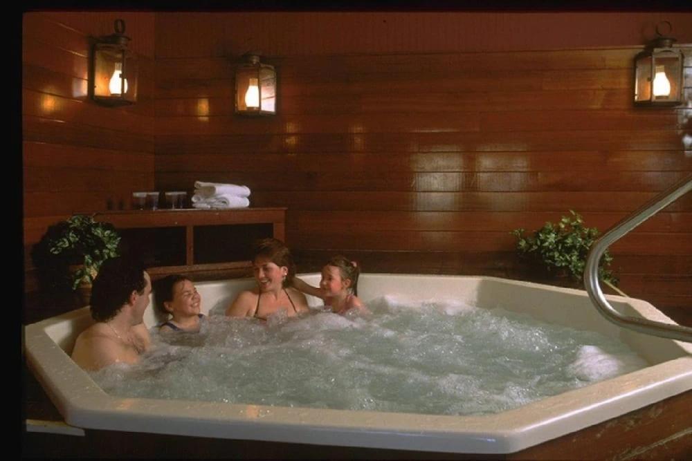 Gorgeous New Zen Suite Sleeps 4-Ski On Off Jiminy Hancock Bagian luar foto